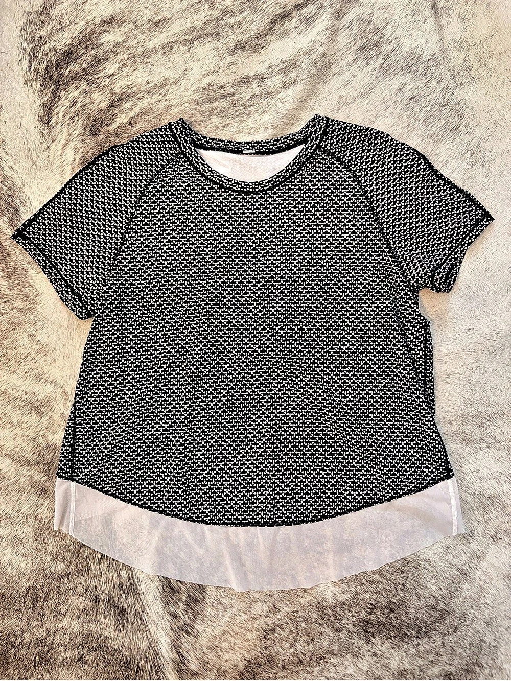 lululemon Quick Pace Short Sleeve Top Black & White